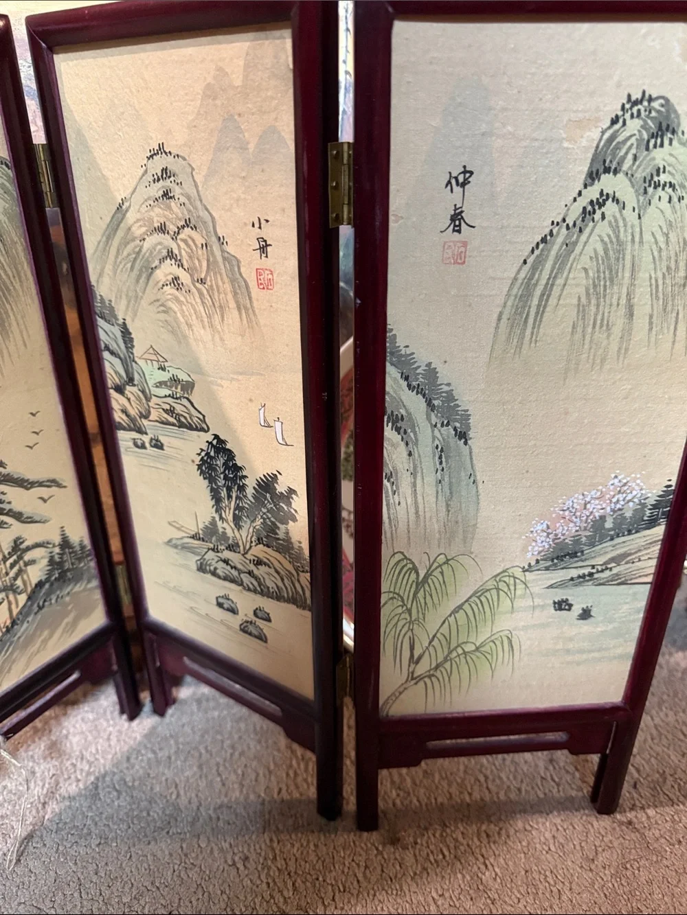 vintage Asian 4-panel tabletop screen features hand-painted silk panels